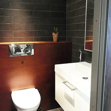 Tyylikas Kolmio 76 M², Kahdella Wc:lla